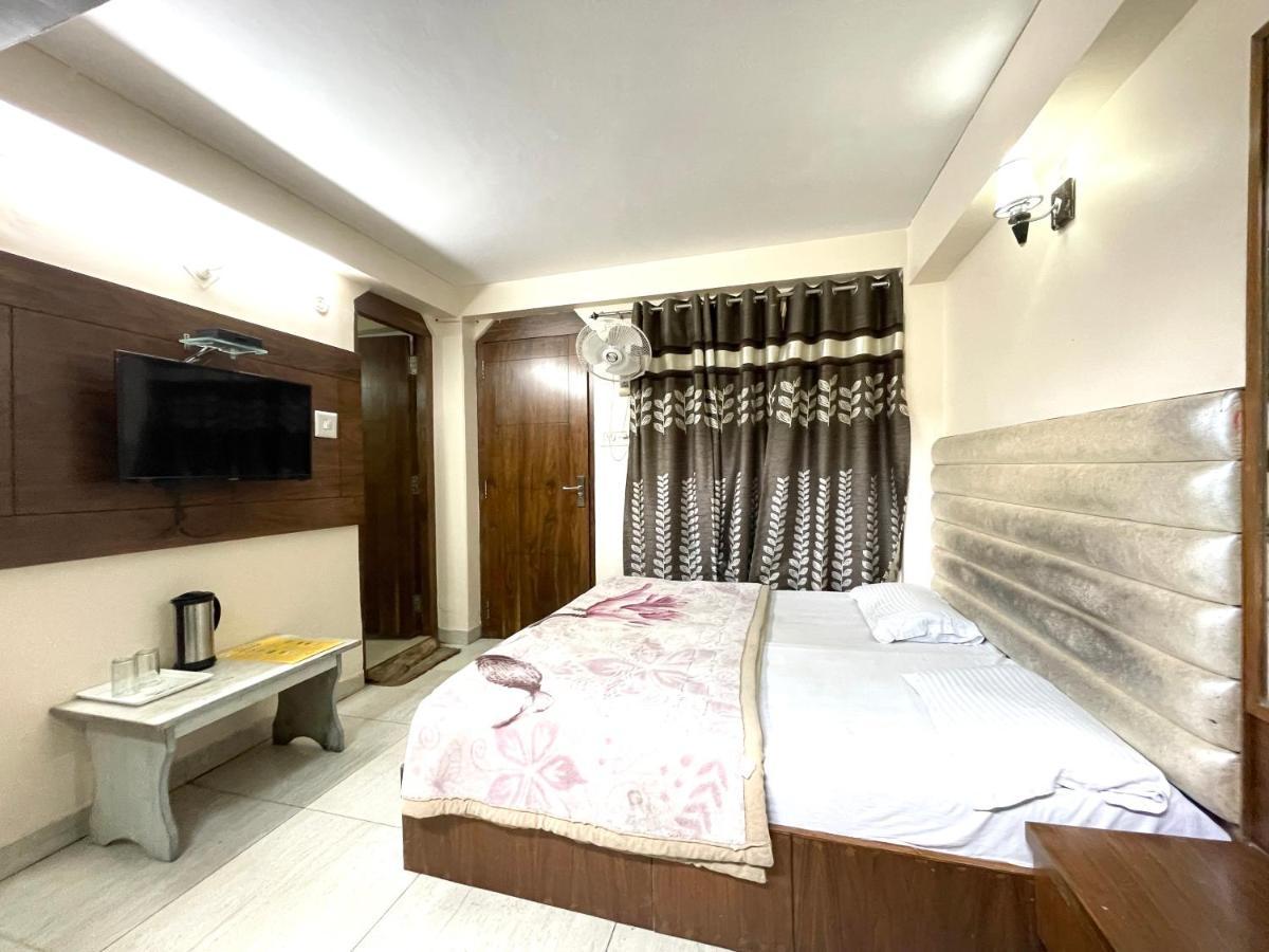 Hotel Prince ! Nainital Mall Road-Prime-Location In-Front-Of-Naini-Lake Hygiene-And-Spacious-Room Bagian luar foto