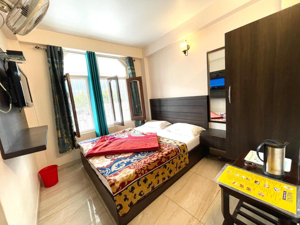 Hotel Prince ! Nainital Mall Road-Prime-Location In-Front-Of-Naini-Lake Hygiene-And-Spacious-Room Bagian luar foto