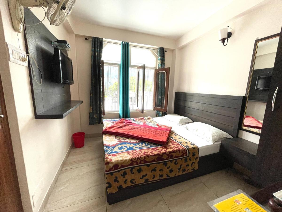 Hotel Prince ! Nainital Mall Road-Prime-Location In-Front-Of-Naini-Lake Hygiene-And-Spacious-Room Bagian luar foto