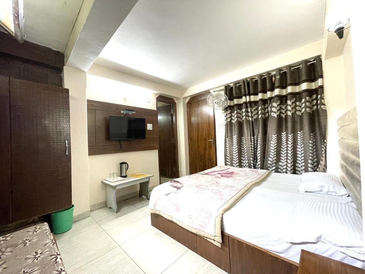 Hotel Prince ! Nainital Mall Road-Prime-Location In-Front-Of-Naini-Lake Hygiene-And-Spacious-Room Bagian luar foto