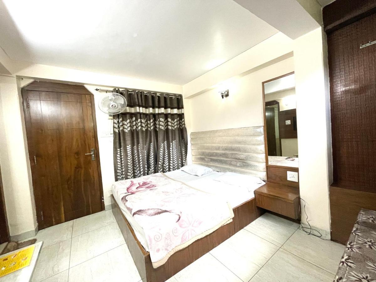 Hotel Prince ! Nainital Mall Road-Prime-Location In-Front-Of-Naini-Lake Hygiene-And-Spacious-Room Bagian luar foto